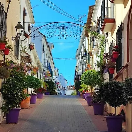 2-Bedroom Beachside Apartment With Private Parking, Estepona Centre *