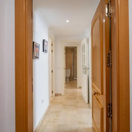 2-Bedroom Beachside Apartment With Private Parking, Estepona Centre