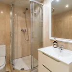 2-bedroom Beachside With Private Parking, Centre