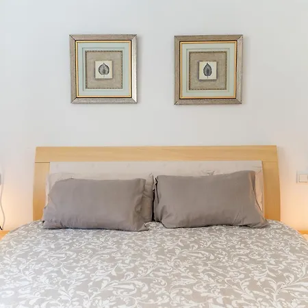 דירה 2-bedroom Beachside With Private Parking, Centre *