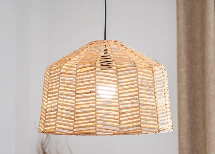 2-bedroom Beachside With Private Parking, Centre Apartment *