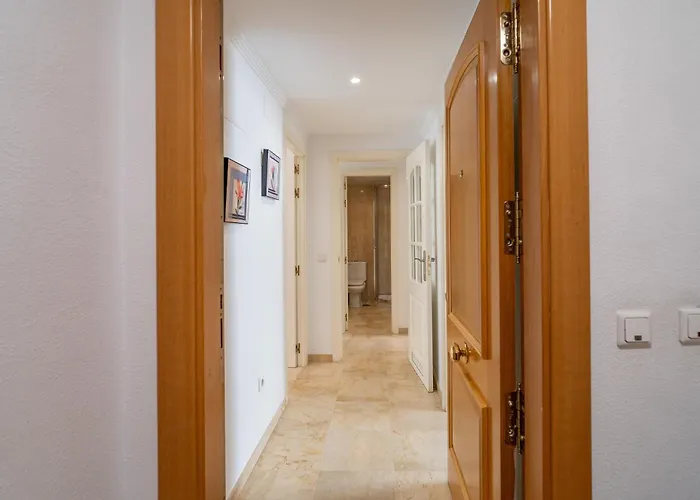 2-bedroom Beachside With Private Parking, Centre