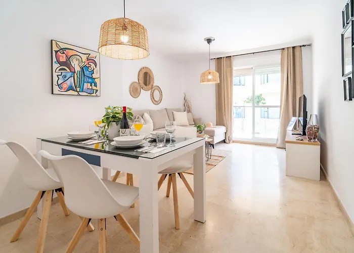 Apartment 2-bedroom Beachside With Private Parking, Centre Estepona