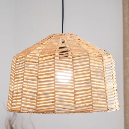 2-bedroom Beachside With Private Parking, Centre Apartment *