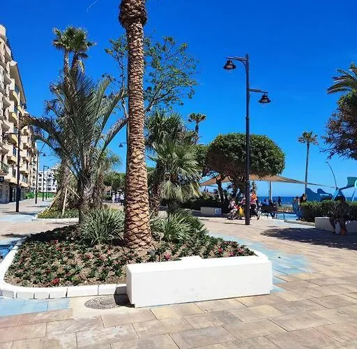 2-bedroom Beachside With Private Parking, Centre *