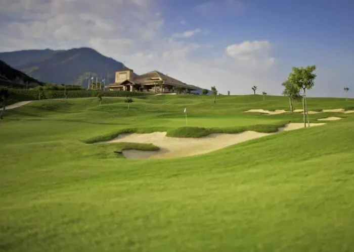 2-bedroom Beachside With Private Parking, Centre