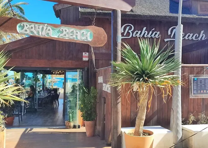 Apartment 2-bedroom Beachside With Private Parking, Centre *