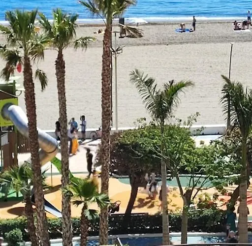 Apartment 2-bedroom Beachside With Private Parking, Centre