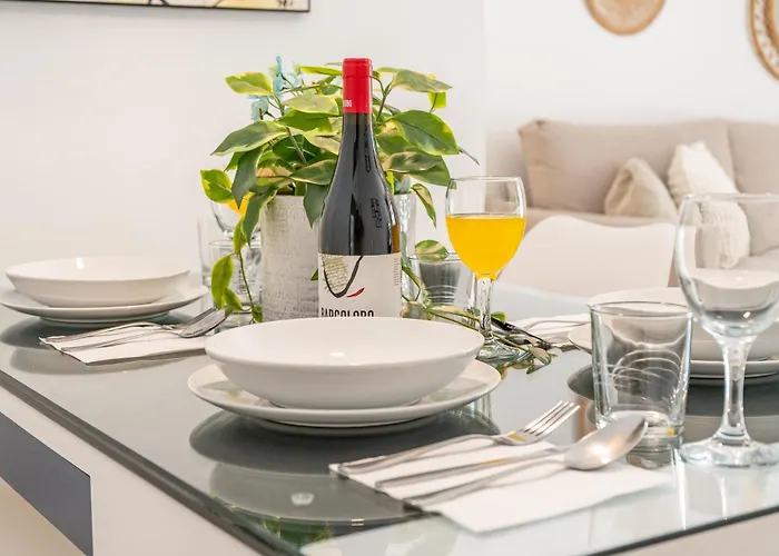 Apartment 2-bedroom Beachside With Private Parking, Centre Estepona