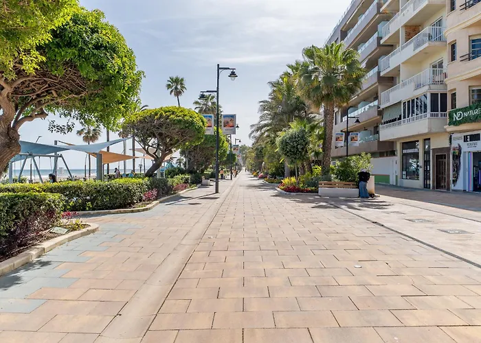 2-bedroom Beachside With Private Parking, Centre *