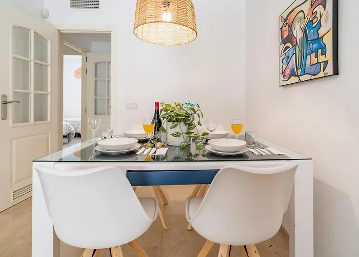 Apartment 2-bedroom Beachside With Private Parking, Centre